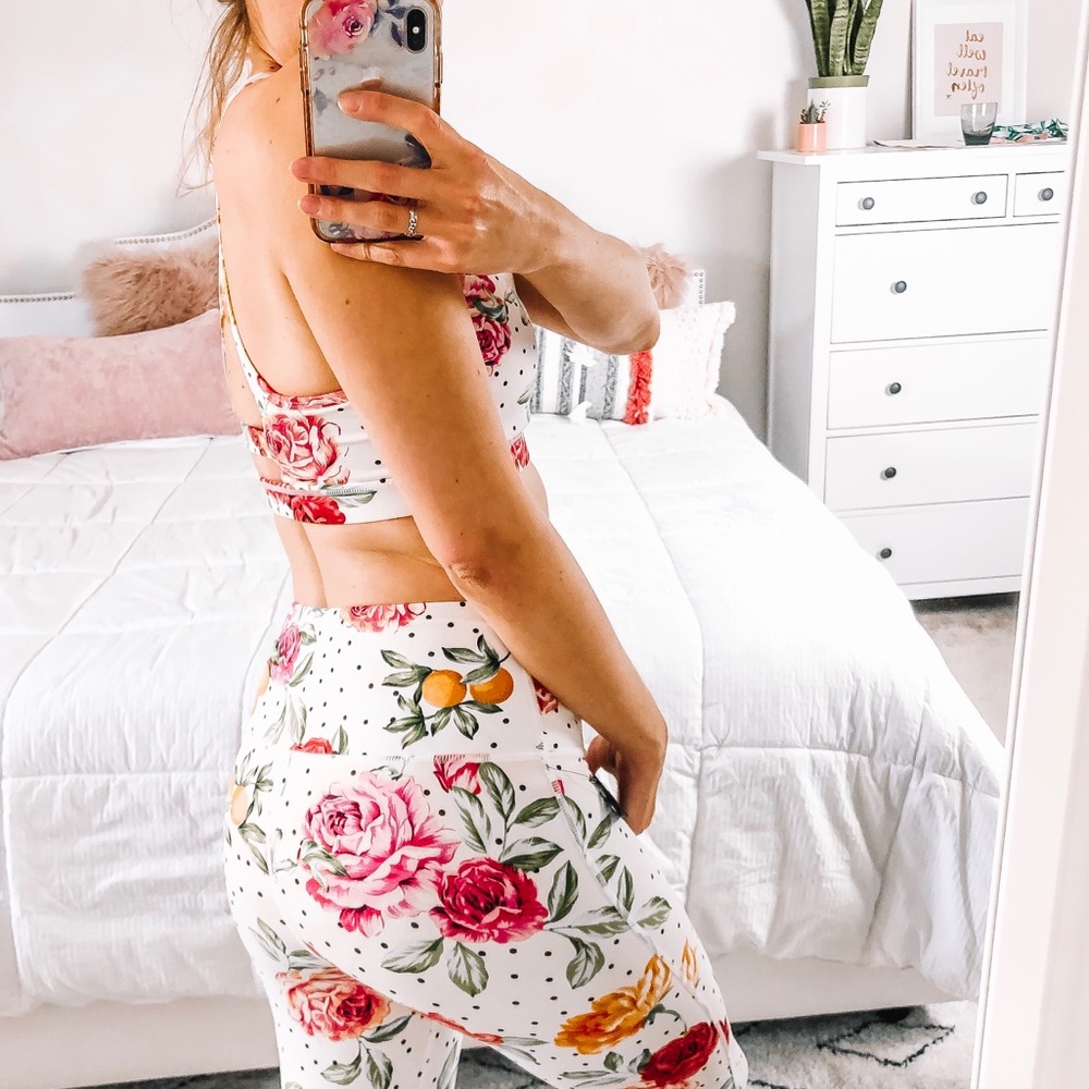 Polka Dot Trendy Floral White Yoga Workout Top - Picture 4 of 8